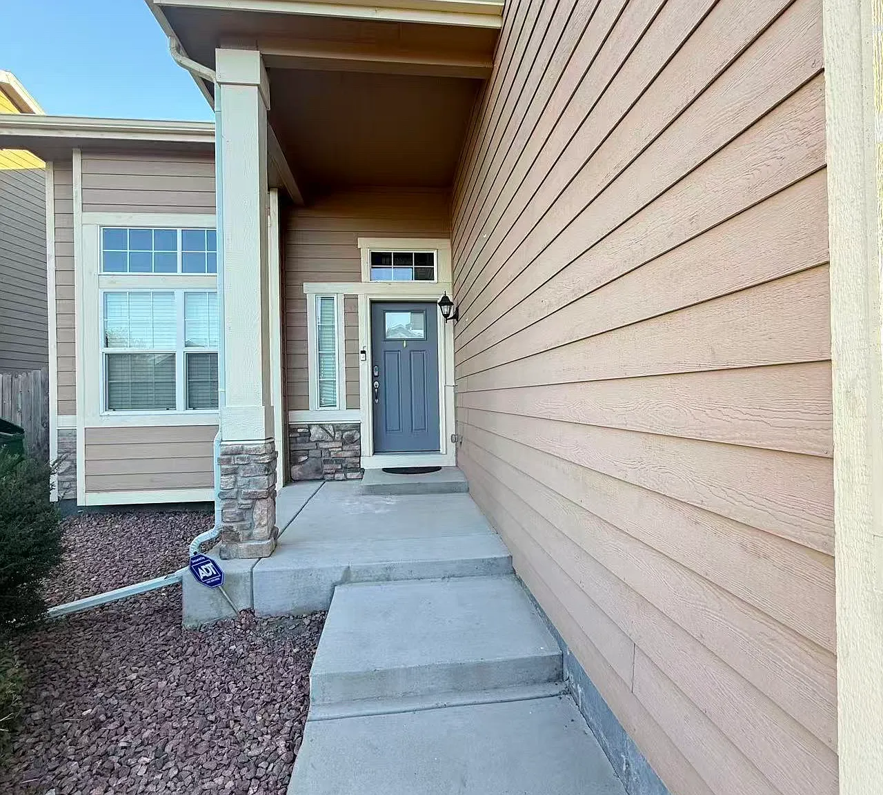 4 bed, 2998 sqft, $2,850 — Photo 2
