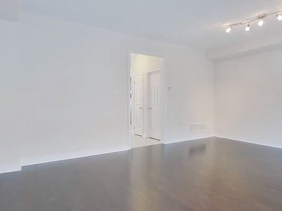 5th image of 3053 Preserve Dr