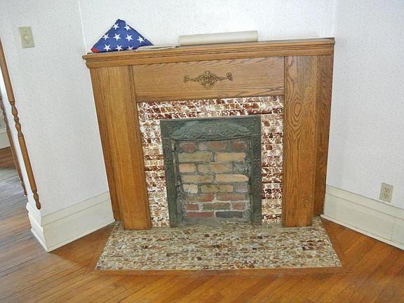 5th image of 512 West Broadway