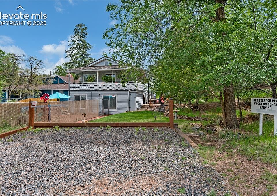 1st image of 324 Terrace Pl
