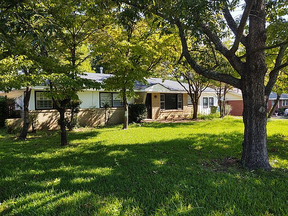 3rd image of 3901 Ware Hill Dr