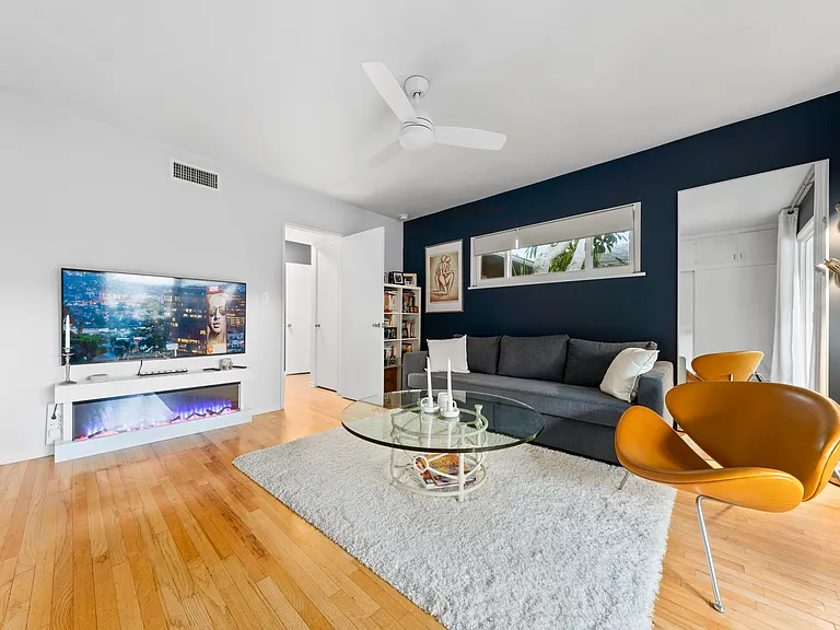 1330 N Crescent Heights Blvd #16A — Photo 10