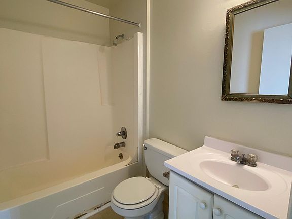 5th image of 5711 E G Ave #8