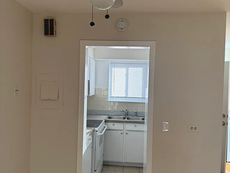 1509 Brown St #11E — Photo 6