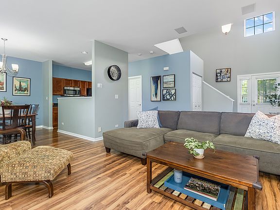 4th image of 2743 McClennan Ct