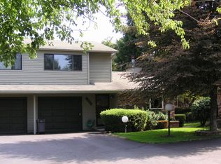 16647 NE Halsey St, Portland, OR 97230