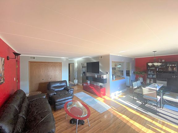 5th image of 15241 Catalina Dr