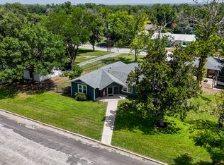 733 E KREZDORN ST, Seguin, TX 78155