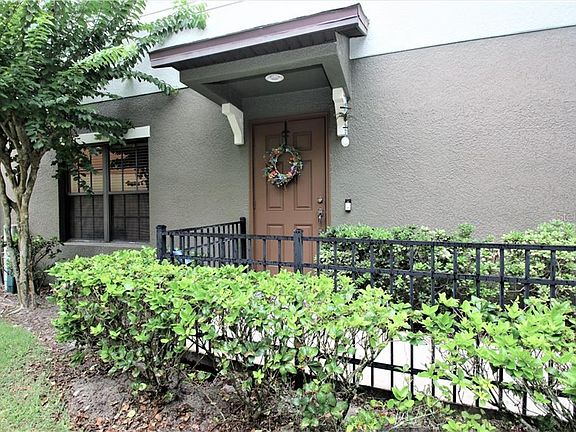 3rd image of 2360 Windsor Lake Cir