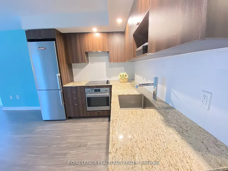 225 Village Green Sq #410 — Photo 23