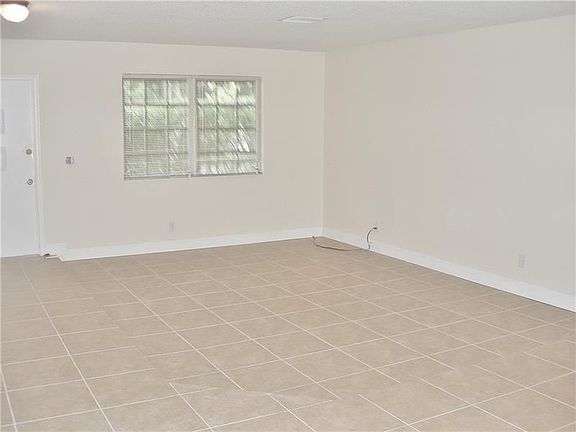 5th image of 1460 NW 71st Ave