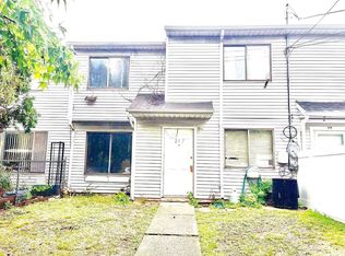 217 Pierce St, Staten Island, NY 10304