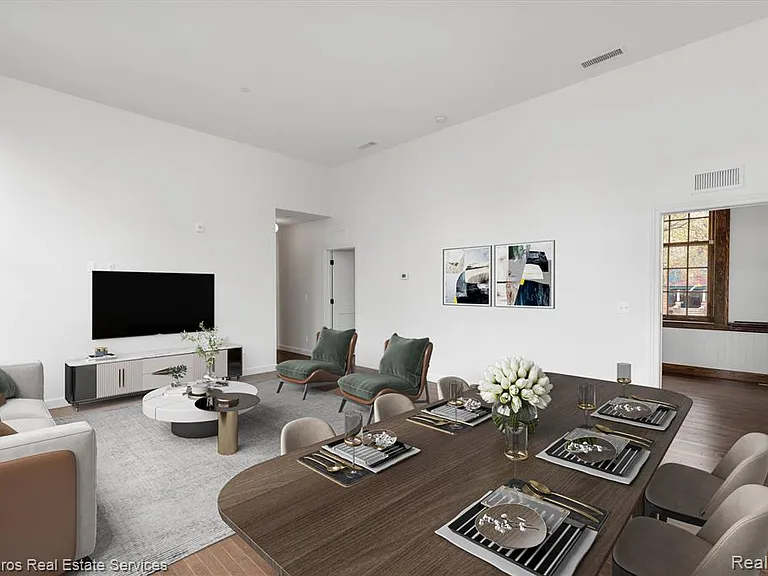 389 Saint Clair St #201 — Photo 4