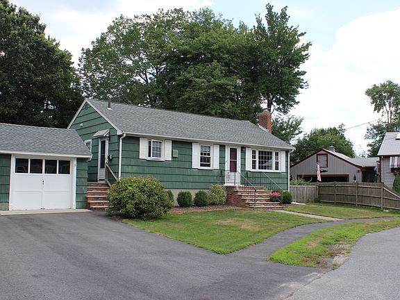 2nd image of 7 Welland Cir