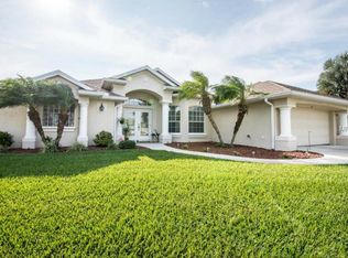 31 Clubhouse Rd, Rotonda West, FL 33947