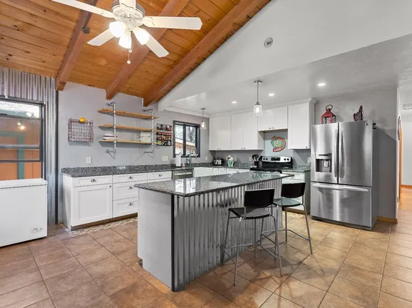 1140 Cerro Vista Dr, Applegate, CA 95703