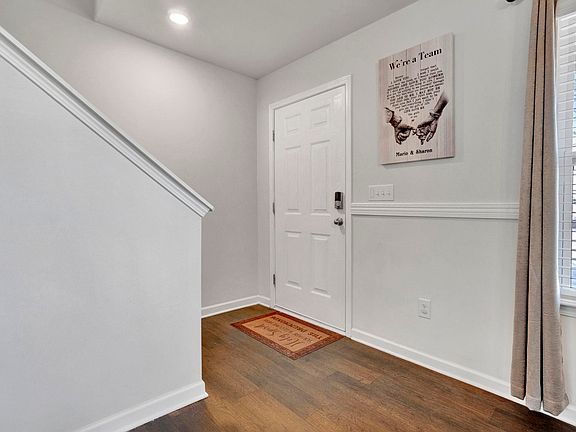 4th image of 244 Millen Dr