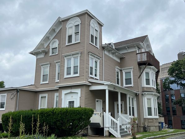 17 Prospect St APT 2