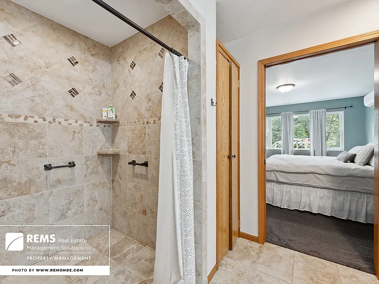 815 Island Ct #1 — Photo 30