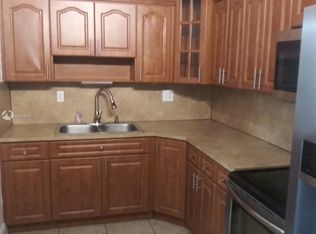 9487 SW 76th St APT M8, Miami, FL 33173