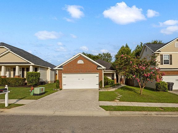 5th image of 2012 Summerton Circle