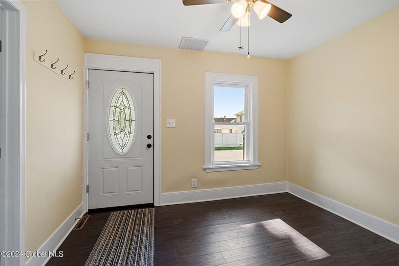 3rd image of 1 Kenmore Avenue