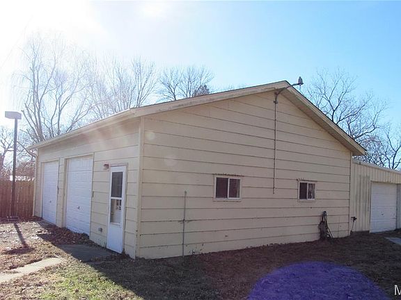 4th image of 3125 Steven Dr
