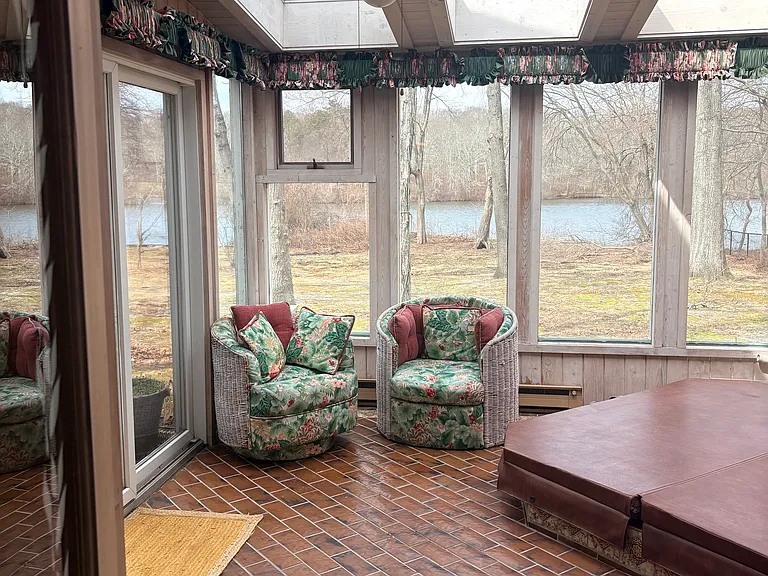 Mill Pond Ln — Photo 11