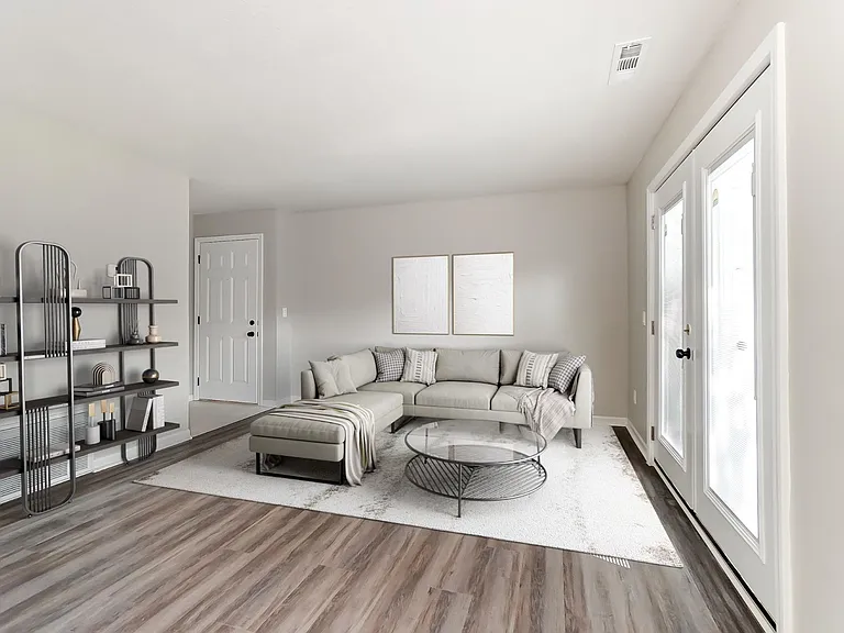 Coral Club Apartments — Photo 15