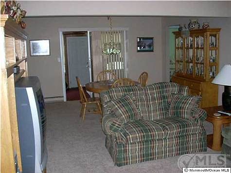 4th image of 1116 Waterberry Ct N