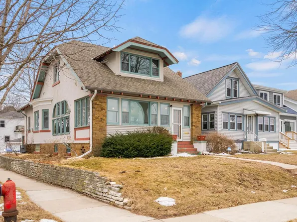 2995 South Shore DRIVE, Milwaukee, WI 53207