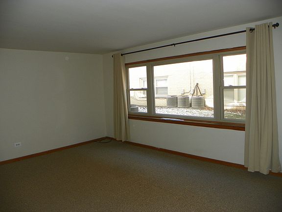 2nd image of 10523 S Artesian Ave APT Gw