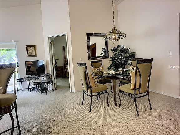 5th image of 3556 Capland Ave