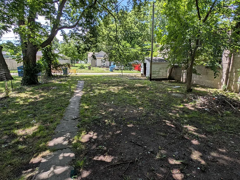 820 S Moffet Ave — Photo 12