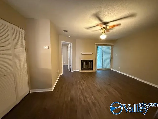 2 bed, 2.0 bath, 950 sqft, $1,295 — Photo 4