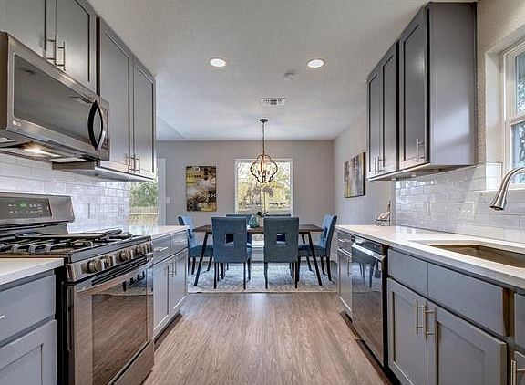 3rd image of 6001 Sun Vista Dr