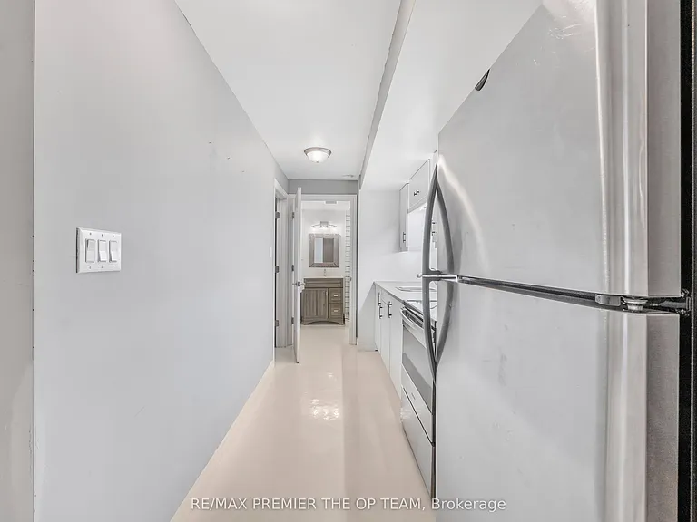 223 Landsbridge St #LOWER — Photo 4