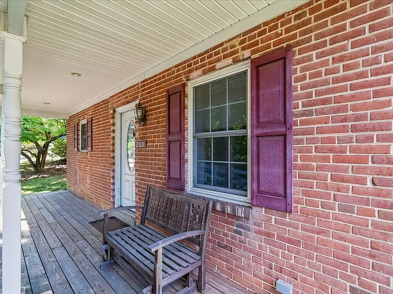 200 Geneva Ave — Photo 12