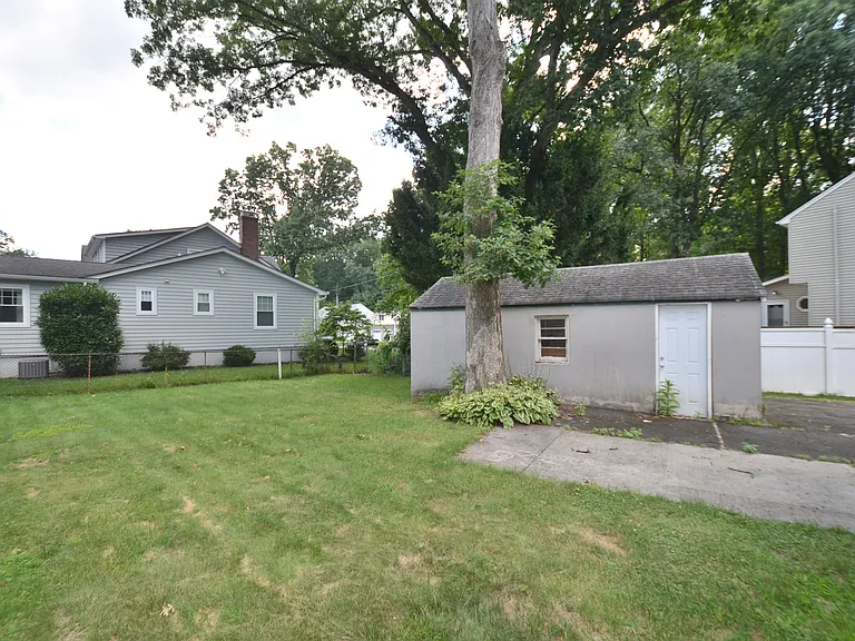 22 Tulip Ct — Photo 13