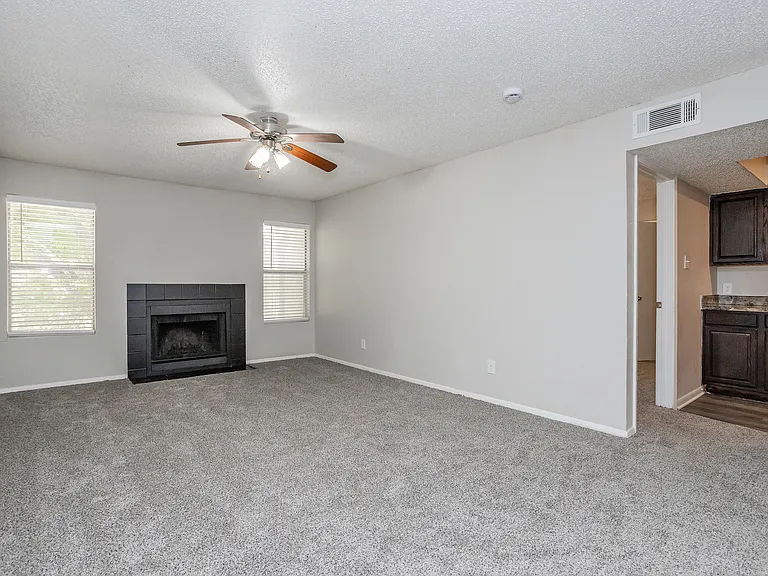Oak Tree Village Living Room (3 Bedroom 1313sq ft)