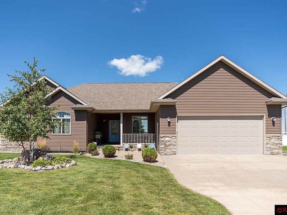 1st image of 209 Creekside Dr