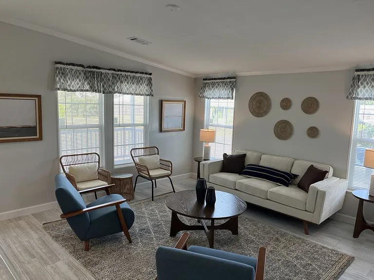 343 Talbot St #93 — Photo 6