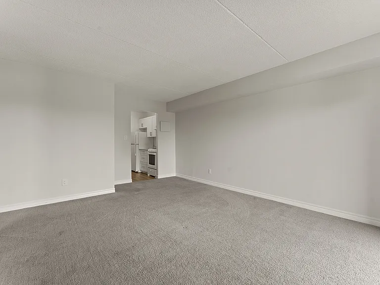 3400 Erskine St — Photo 10