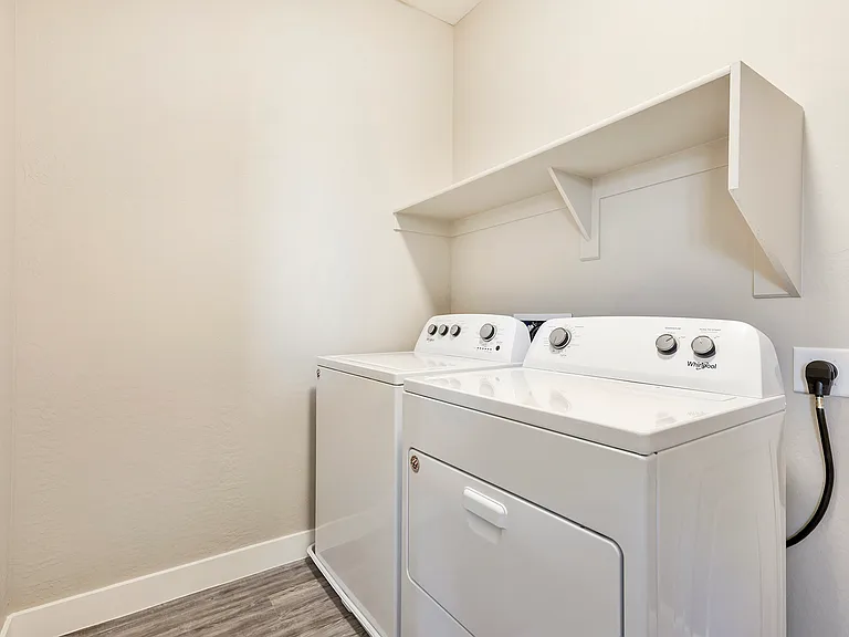2359 S Wycliff Cir — Photo 27