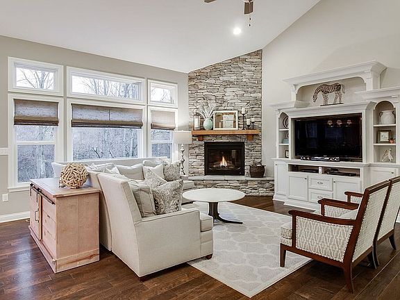 5th image of 5117 Emerald View Dr