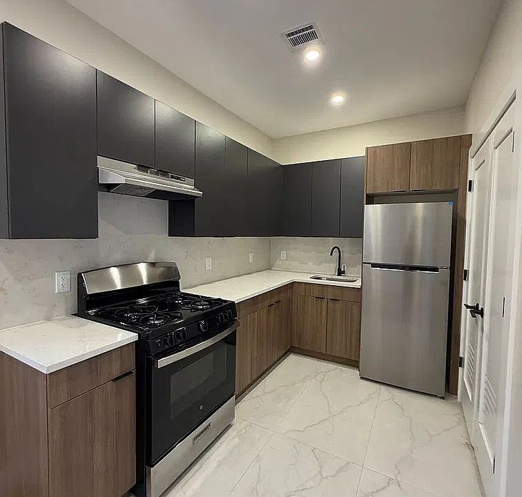 1st image of 795 Broadway #305
