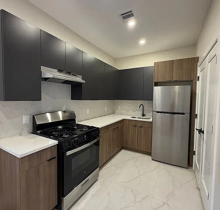 795 Broadway #305