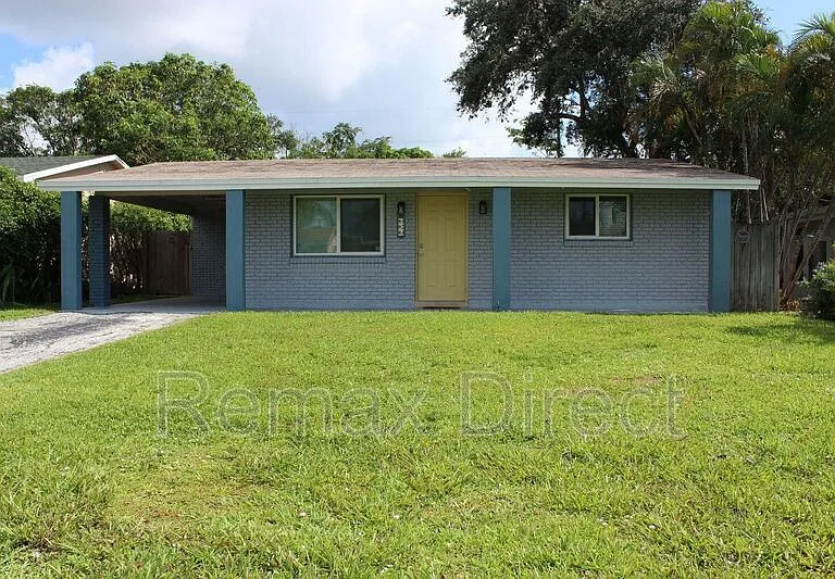 323 W Palm St — Photo 1