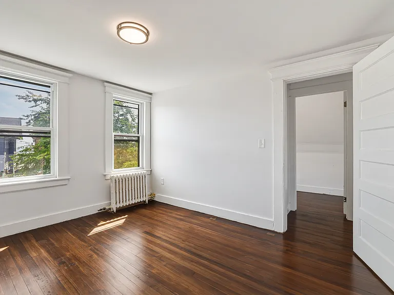 152 Dekalb Ave — Photo 9