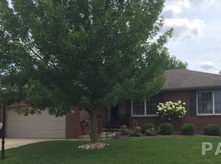 3504 Cattail Cv, Pekin, IL 61554